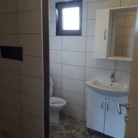 أونا إميرالد بيهاتش